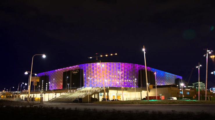 Vacker miljö och vinnande stämning med Philips ArenaVision på Friends Arena