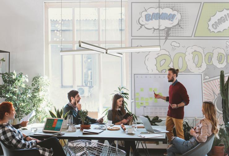 Interact Pro - Ansluten belysning och programvara för SME