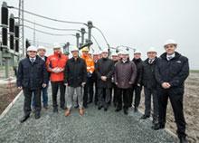 Projektledare och byggledare från E.ON och övriga bolag som medverkat i byggnadsarbetena samlade vid invigningsceremonin (foto: Eon)